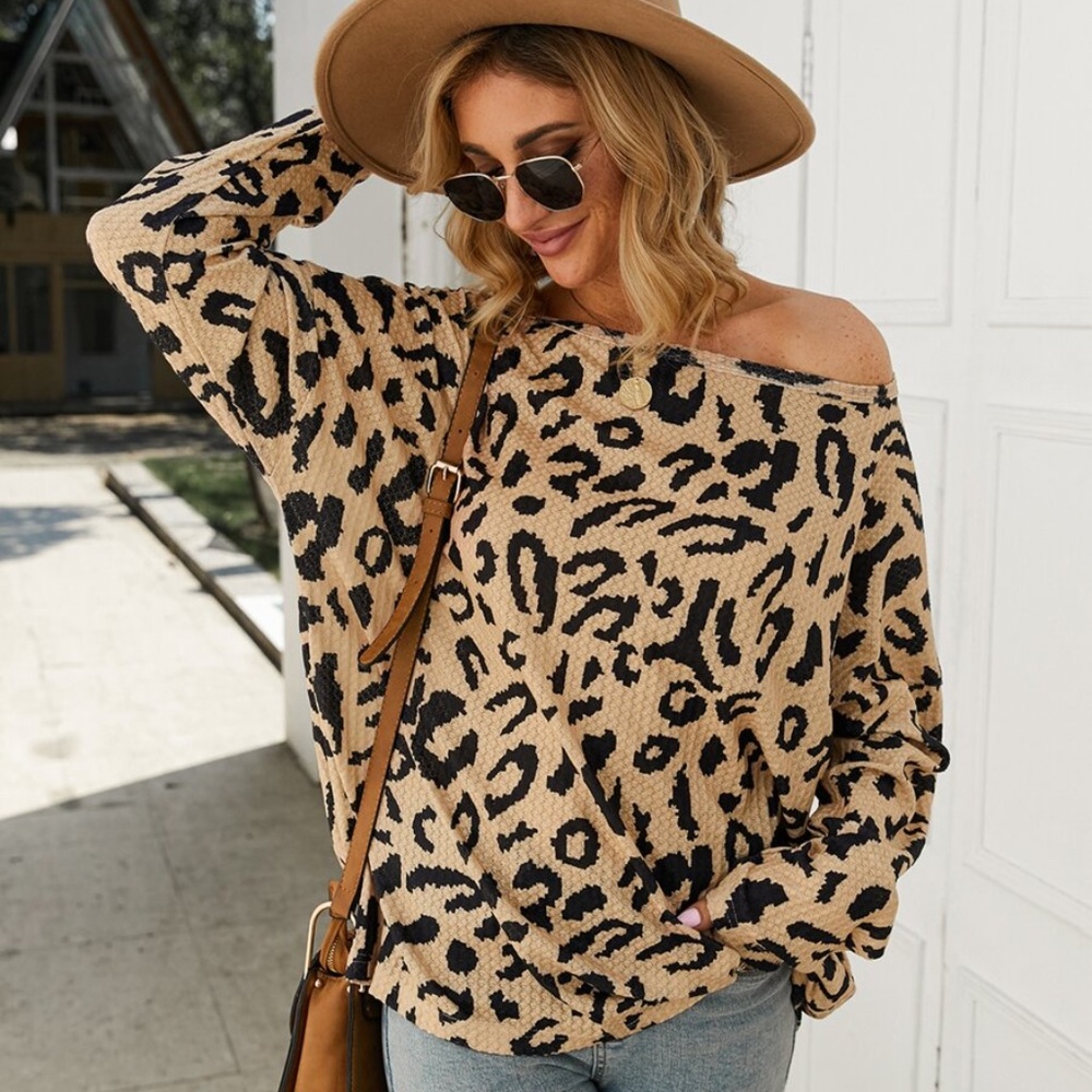 Leopard print loose fit long sleeve top - Picture 4 of 6